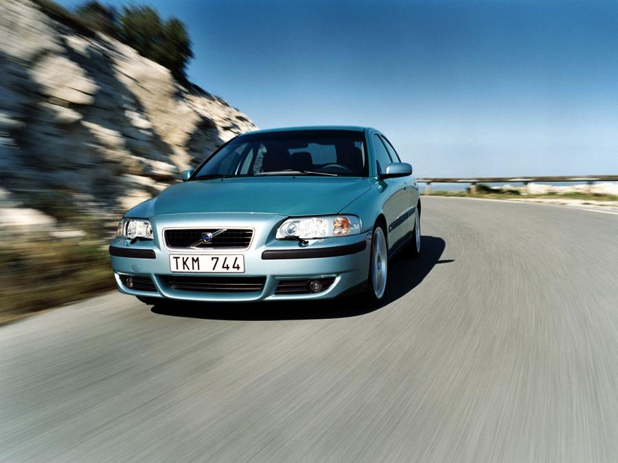 Volvo S60 R 2004 года  (фото 3 из 30)